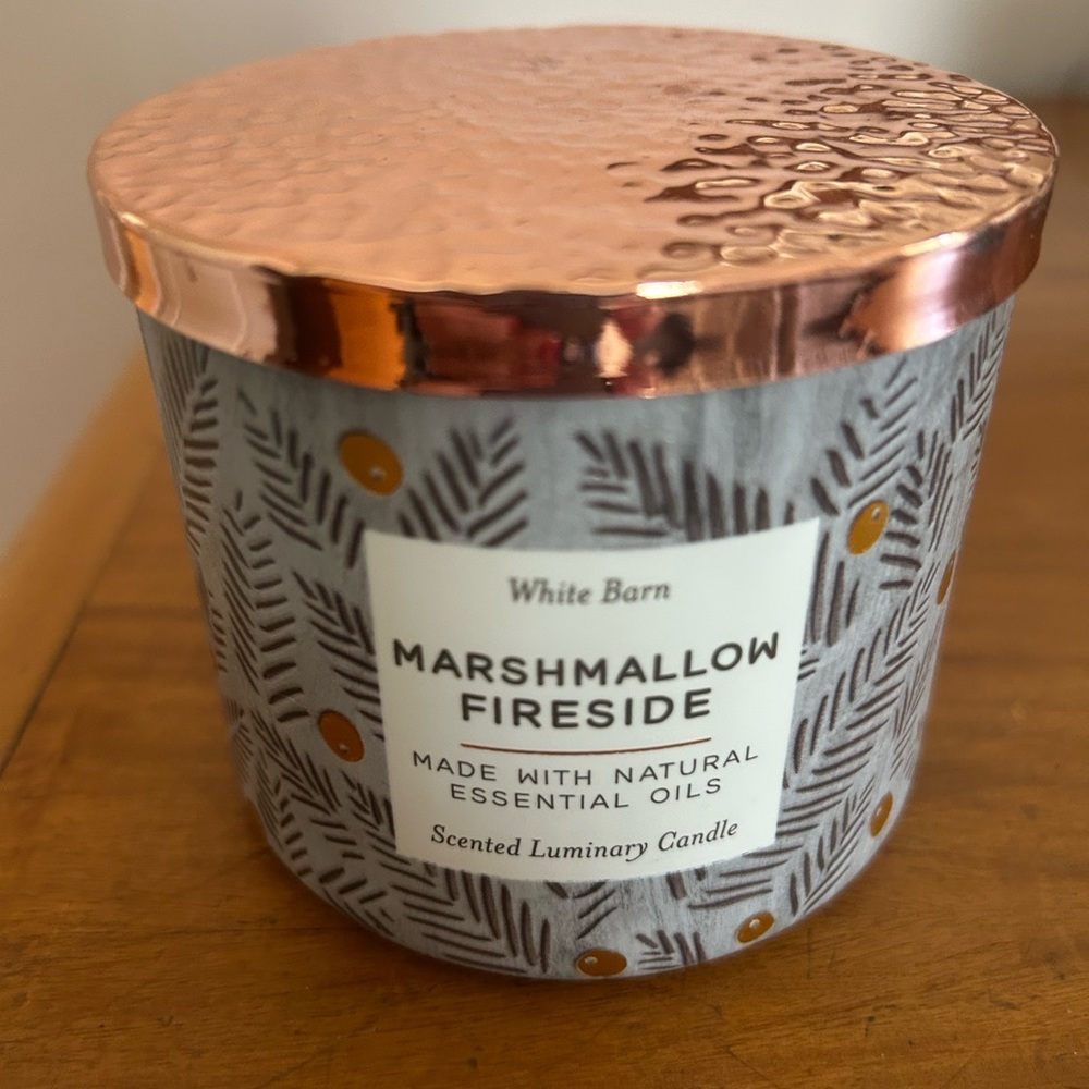 White Barn Marshmallow Fireside Candle with Copper Lid